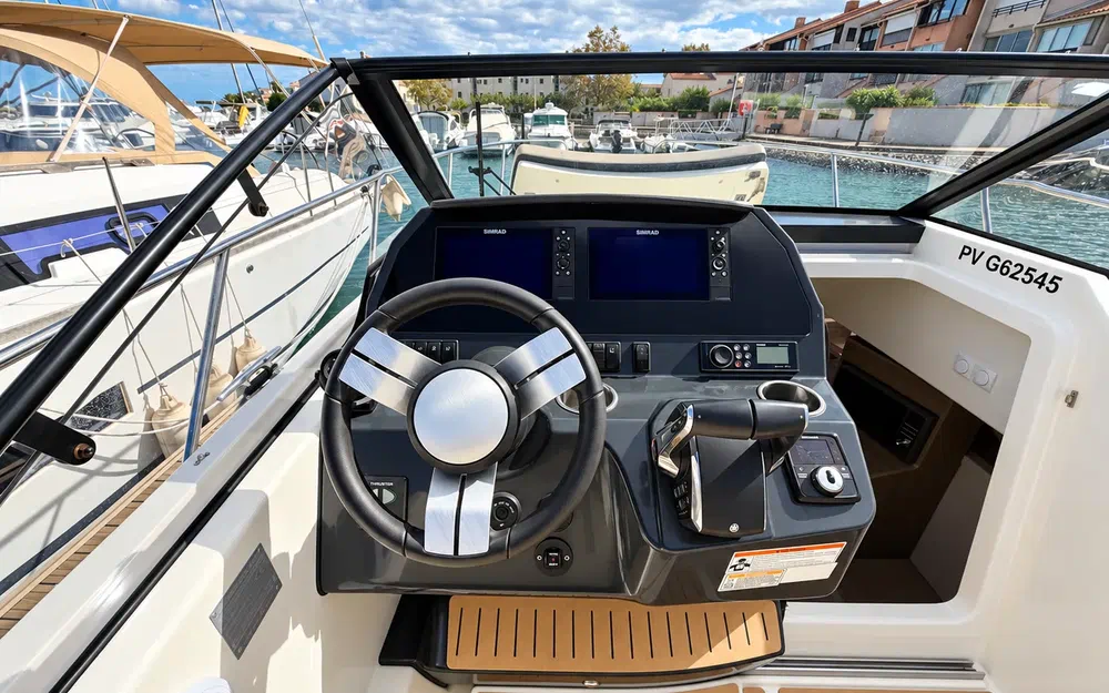 slider 8 Quicksilver Activ 875 Sundeck