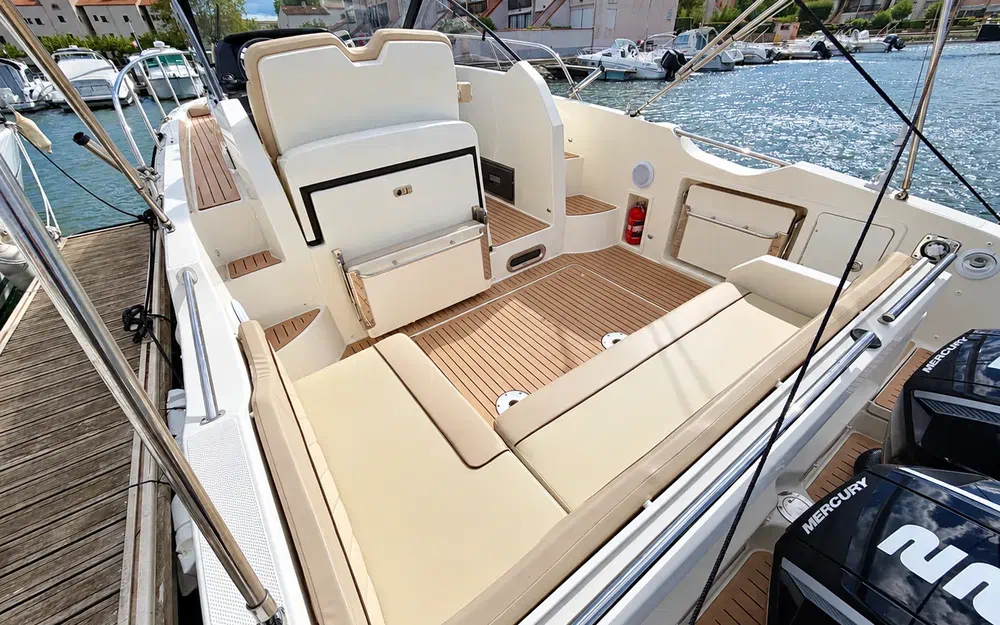 slider 4 Quicksilver Activ 875 Sundeck
