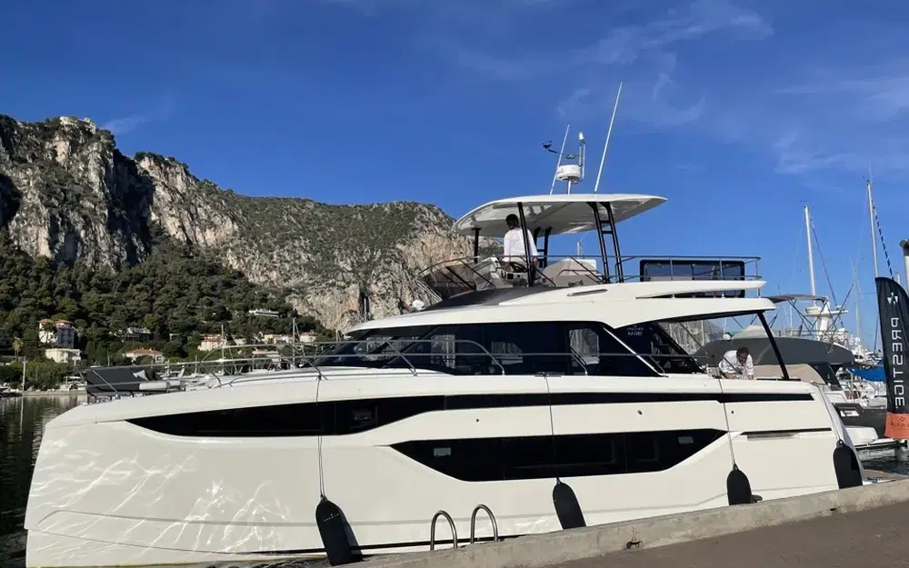 slider 2 Prestige Yachts M48