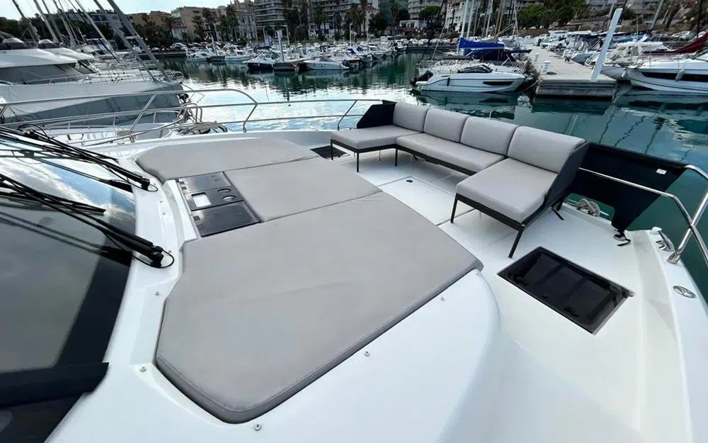 slider 32 Prestige Yachts M48