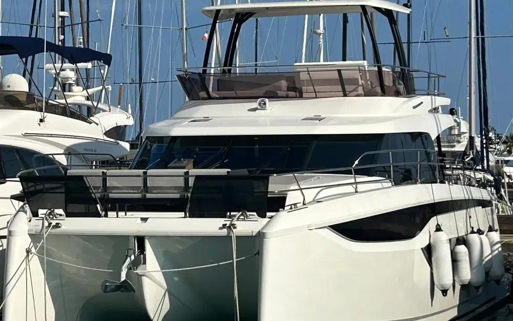 slider 5 Prestige Yachts M48
