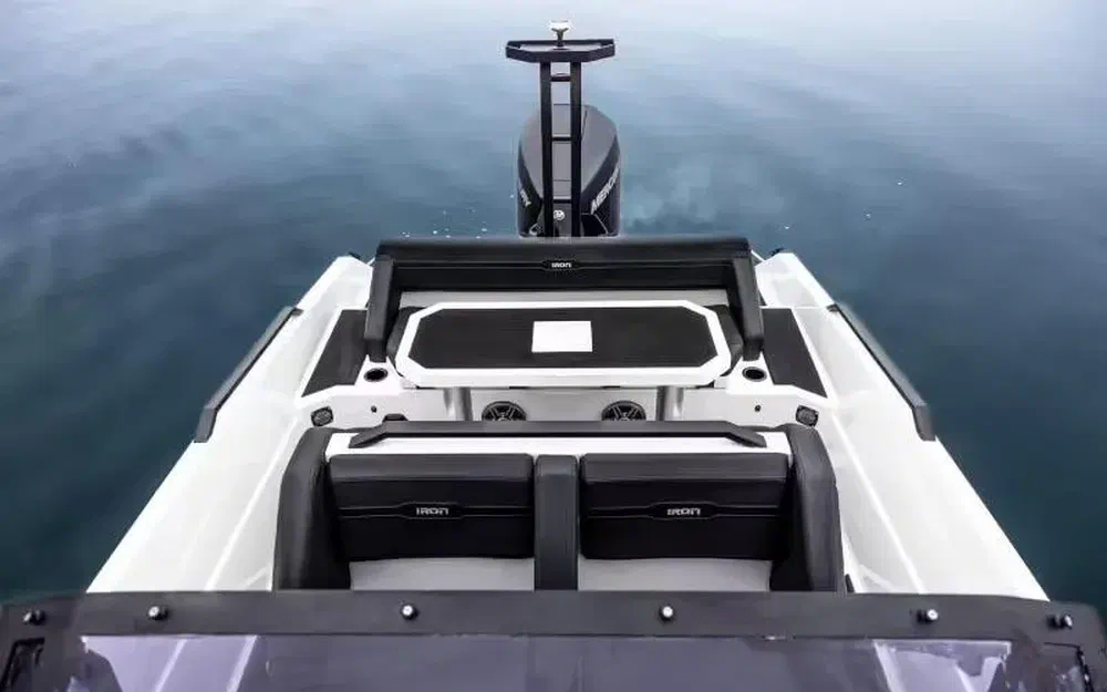 slider 1 Iron Boats 707