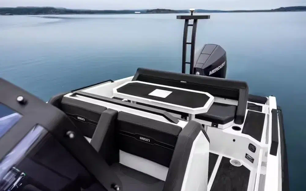 slider 3 Iron Boats 707