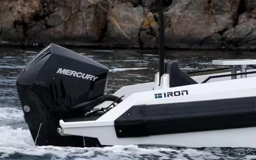 slider 4 Iron Boats 707
