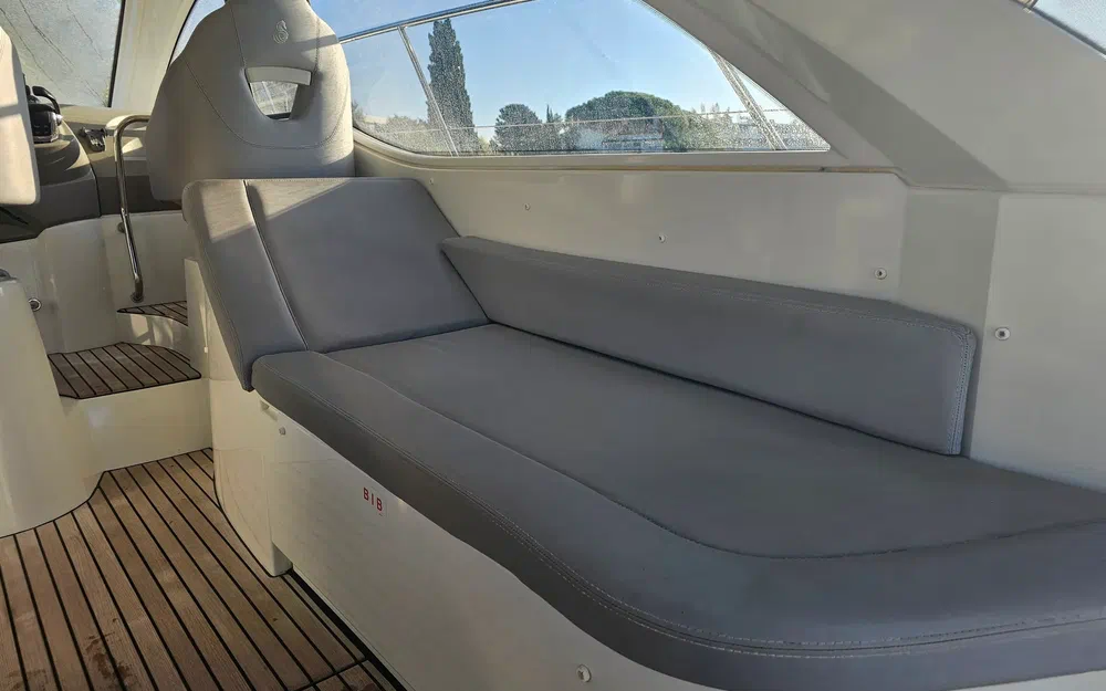 slider 7 Beneteau Grand Turismo GT 38