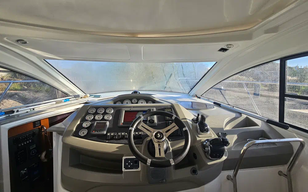 slider 8 Beneteau Grand Turismo GT 38