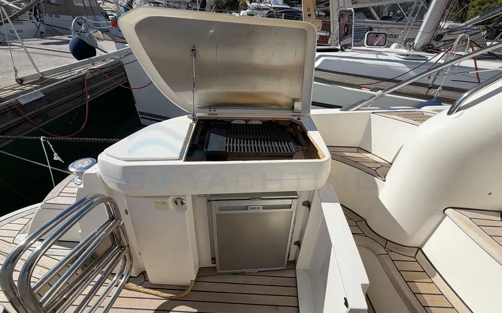 slider 9 Sealine F 42/5
