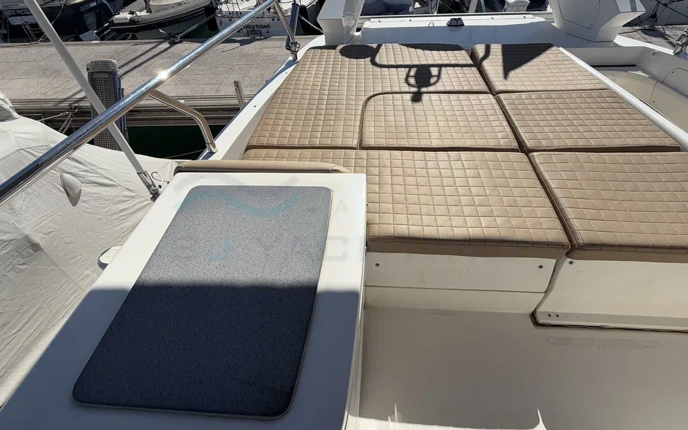 slider 10 Sealine F 42/5