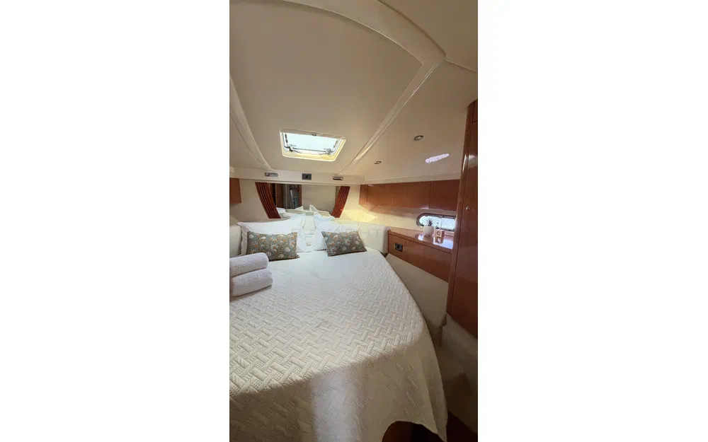 slider 31 Sealine F 42/5