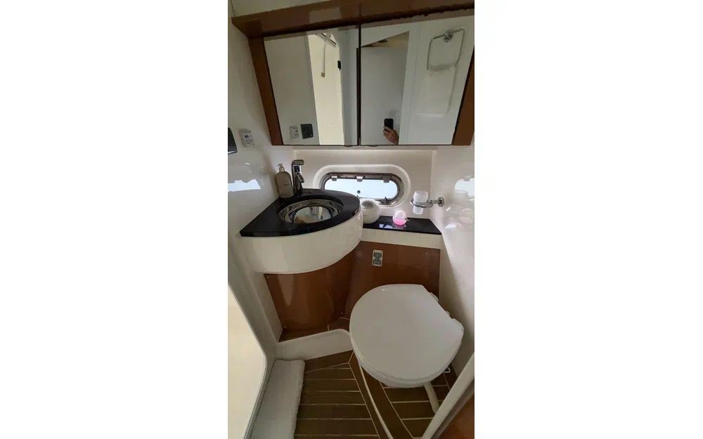 slider 32 Sealine F 42/5