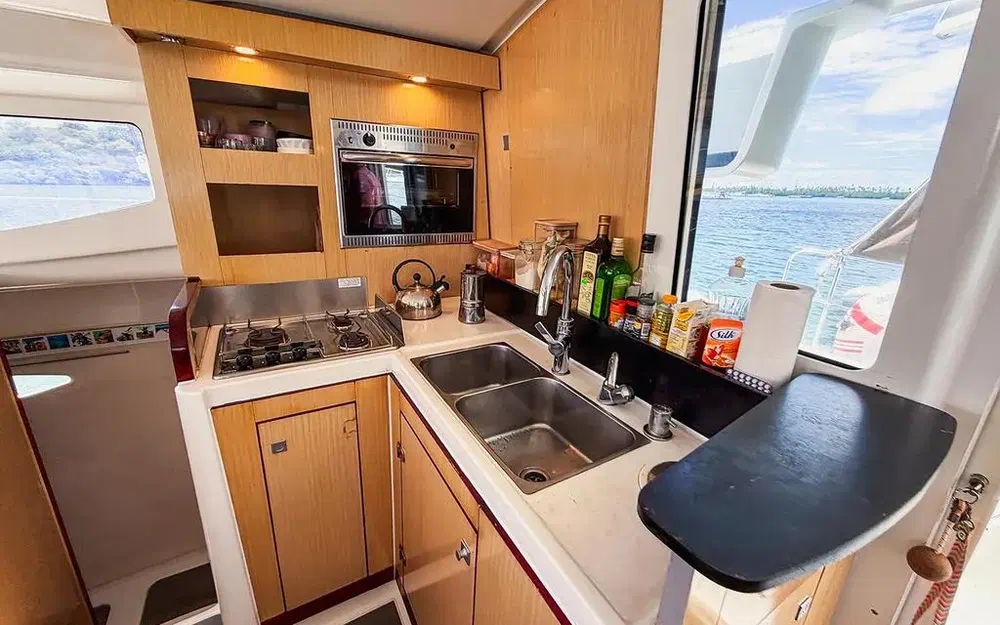 slider 17 Fountaine Pajot Mahe 36