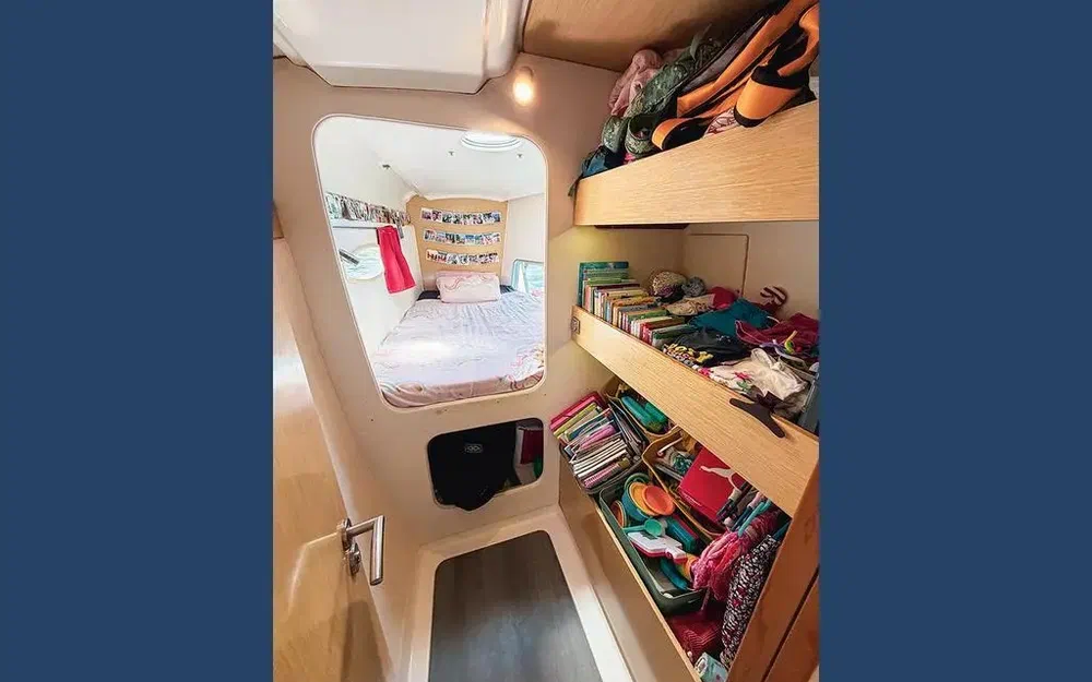 slider 23 Fountaine Pajot Mahe 36