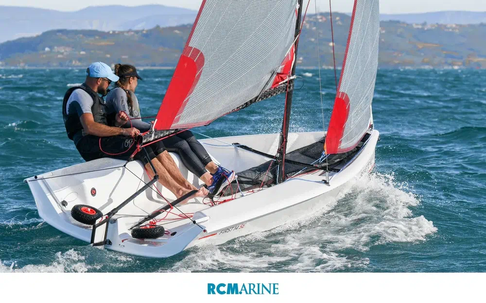 slider 1 Beneteau First 14
