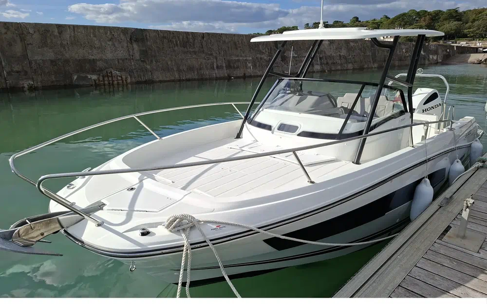 slider 1 Jeanneau Cap Camarat 7.5 WA
