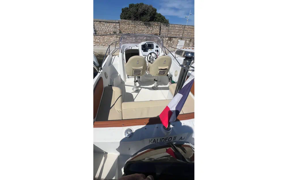 slider 11 Beneteau Flyer 750 Sun Deck
