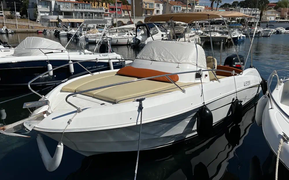 slider 1 Beneteau Flyer 750 Sun Deck
