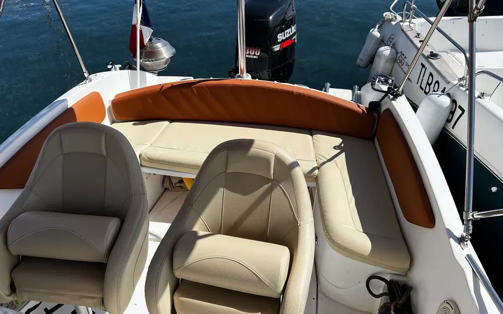 slider 4 Beneteau Flyer 750 Sun Deck