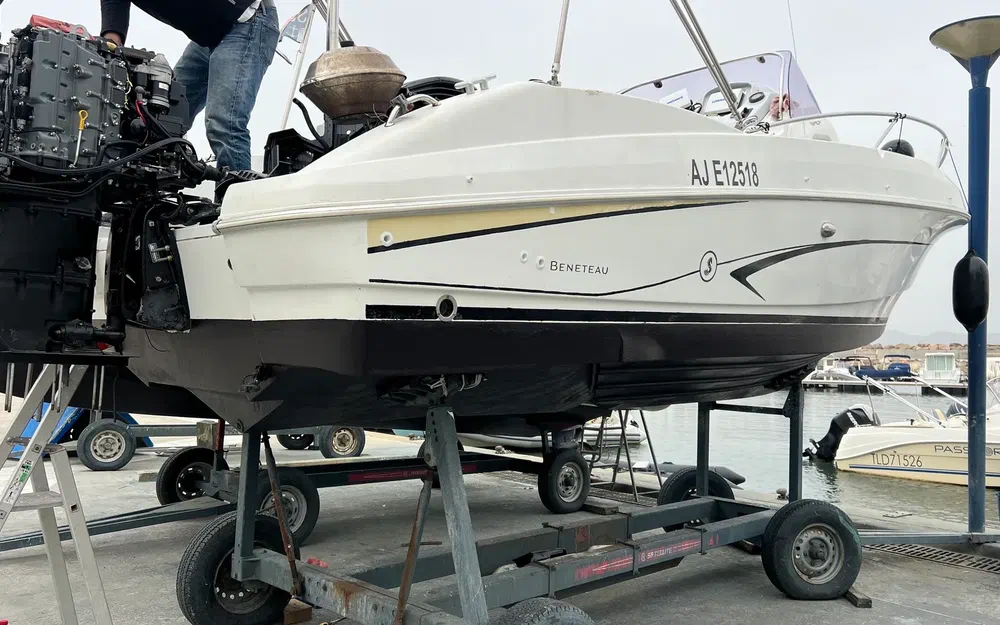 slider 6 Beneteau Flyer 750 Sun Deck