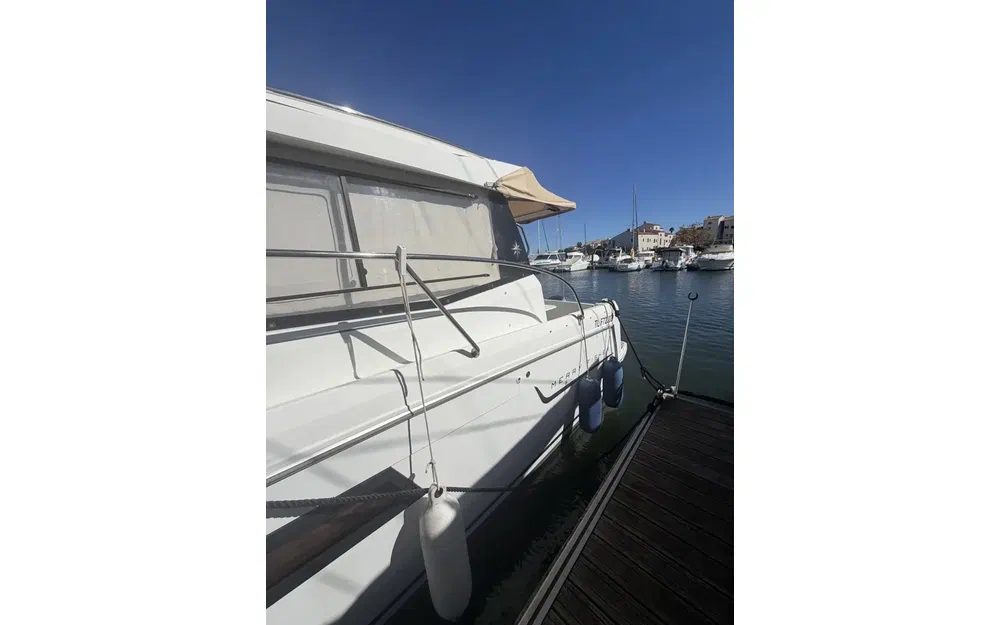 slider 15 Jeanneau Merry Fisher 855