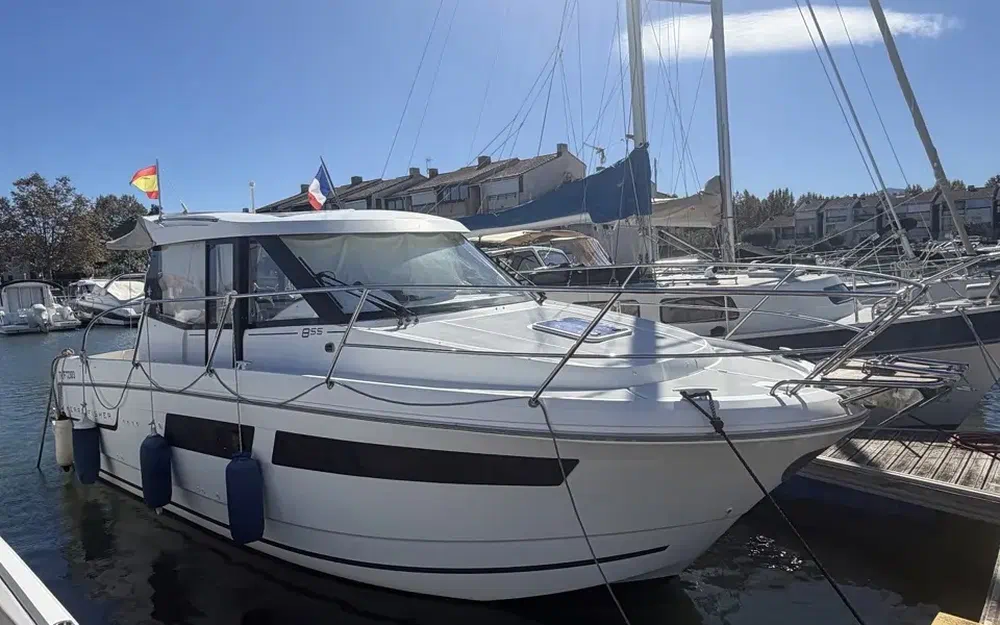 slider 1 Jeanneau Merry Fisher 855