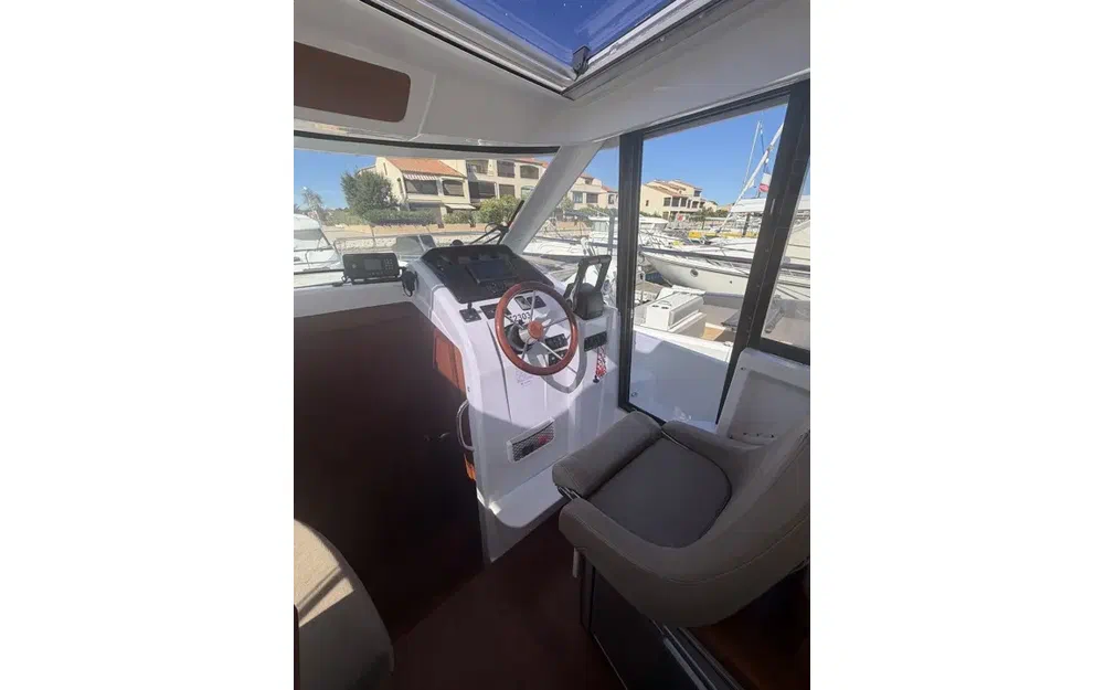 slider 8 Jeanneau Merry Fisher 855