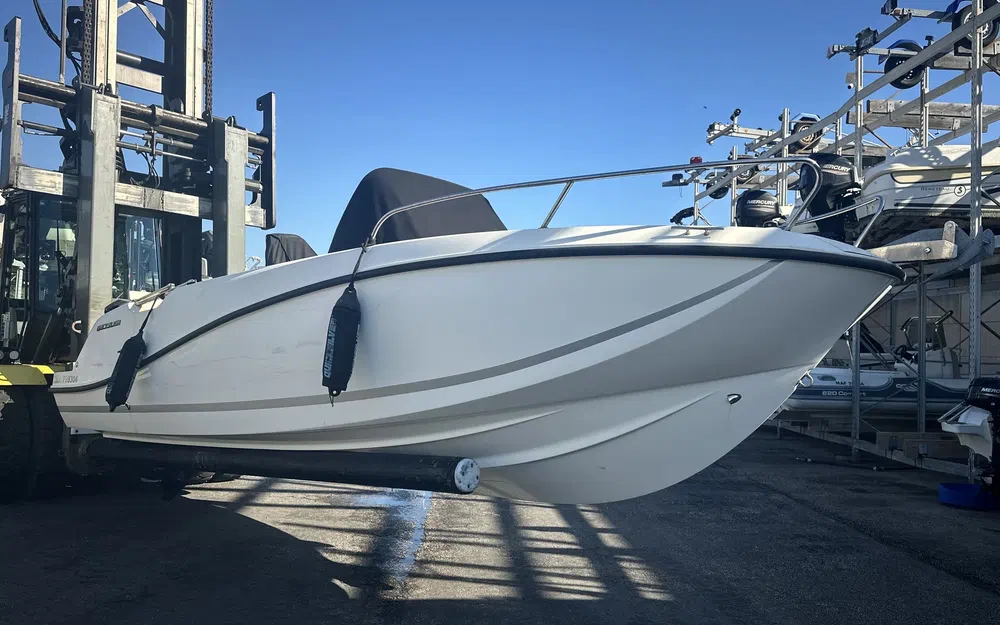 slider 1 Quicksilver 605 Open