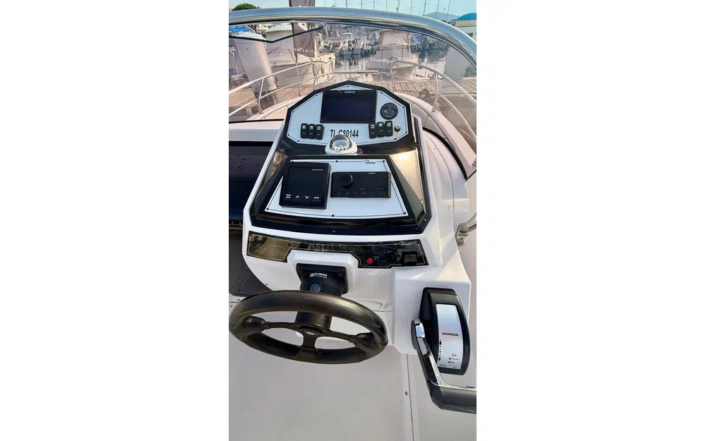 slider 8 Ranieri Voyager 21 S