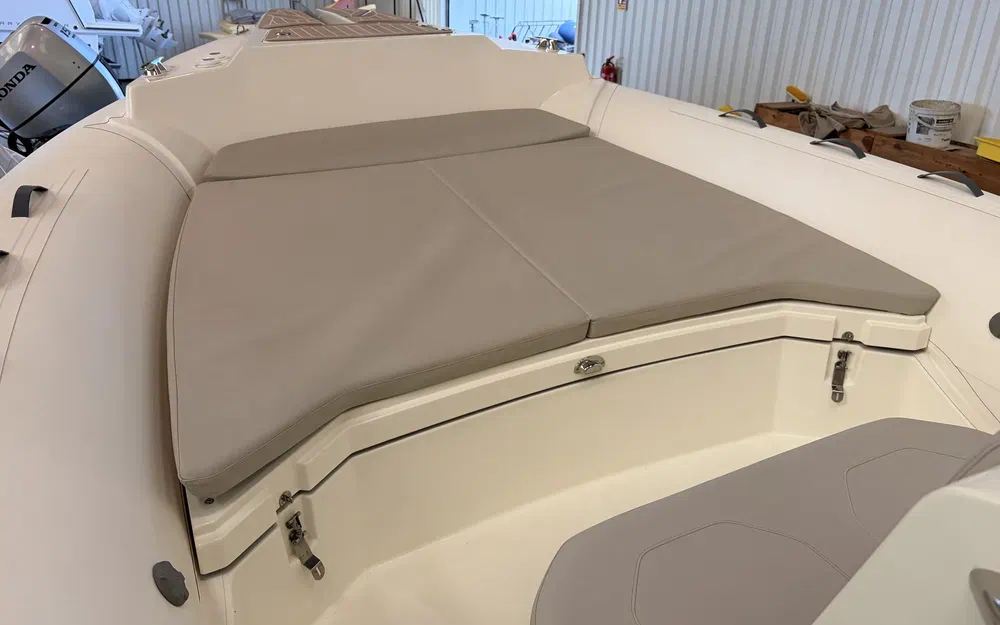 slider 6 Capelli Tempest 900