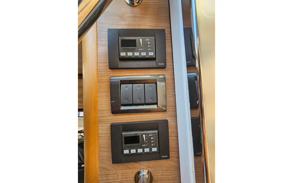 slider 12 Sealine SC 42