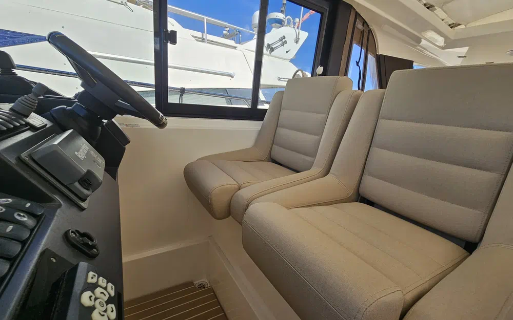 slider 3 Sealine SC 42