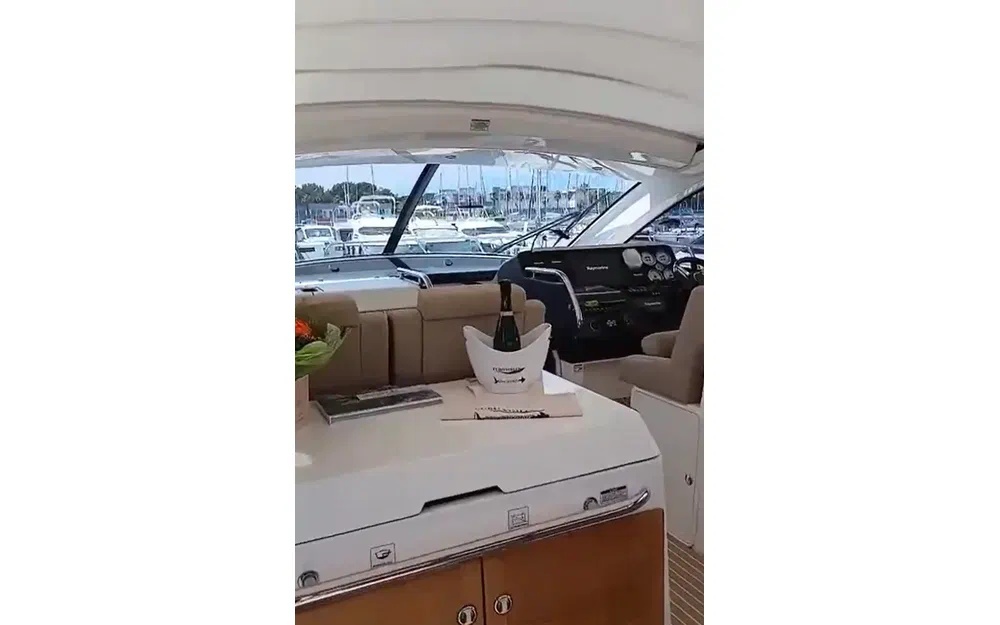 slider 16 Sealine SC 42