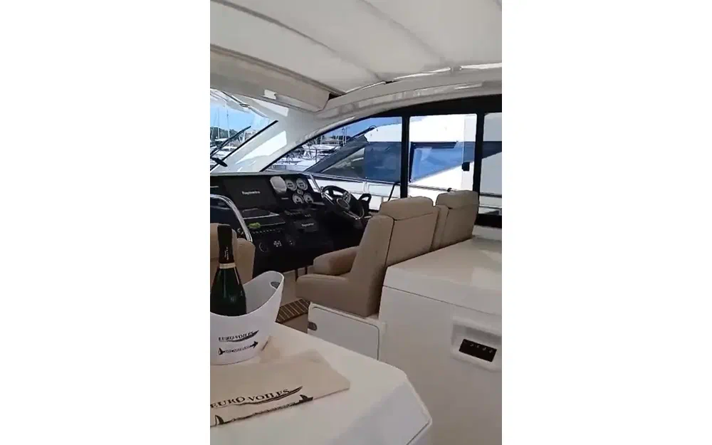 slider 17 Sealine SC 42
