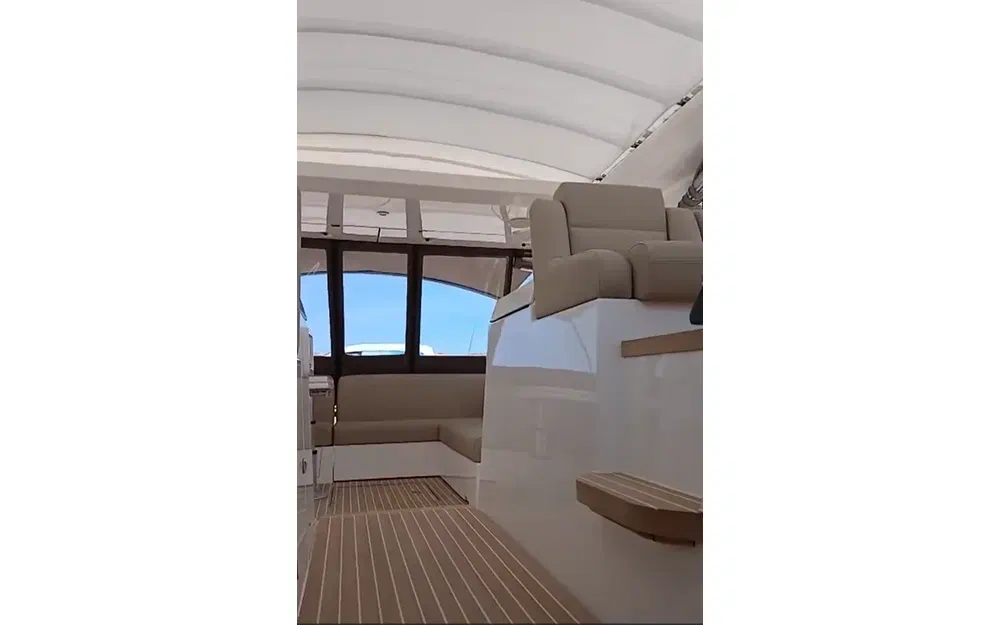 slider 21 Sealine SC 42