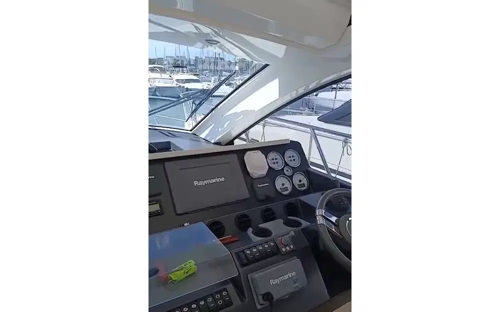 slider 6 Sealine SC 42
