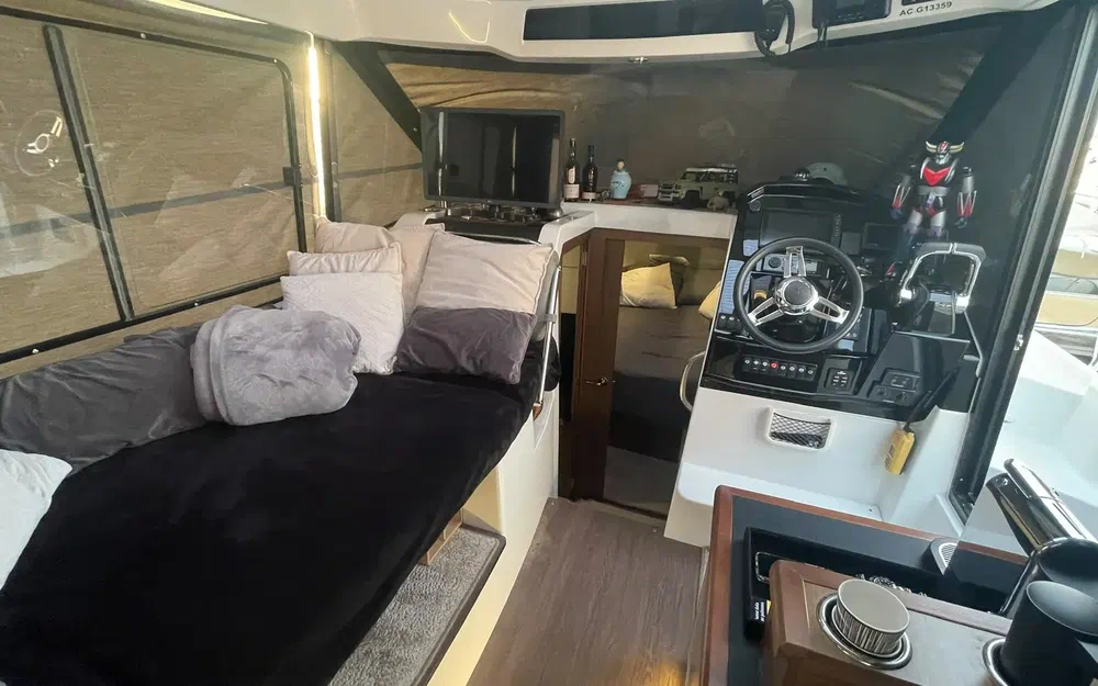 slider 6 Jeanneau Merry Fisher 895 Offshore