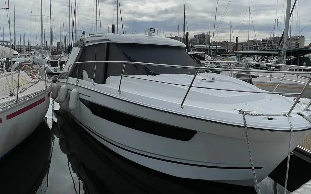slider 1 Jeanneau Merry Fisher 895 Offshore