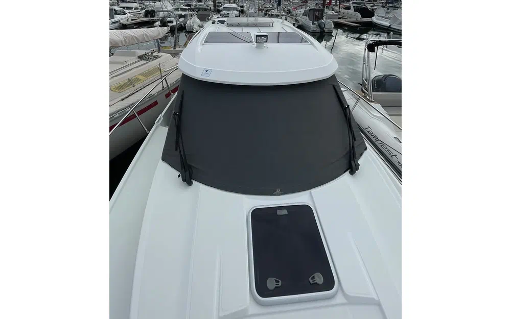 slider 4 Jeanneau Merry Fisher 895 Offshore