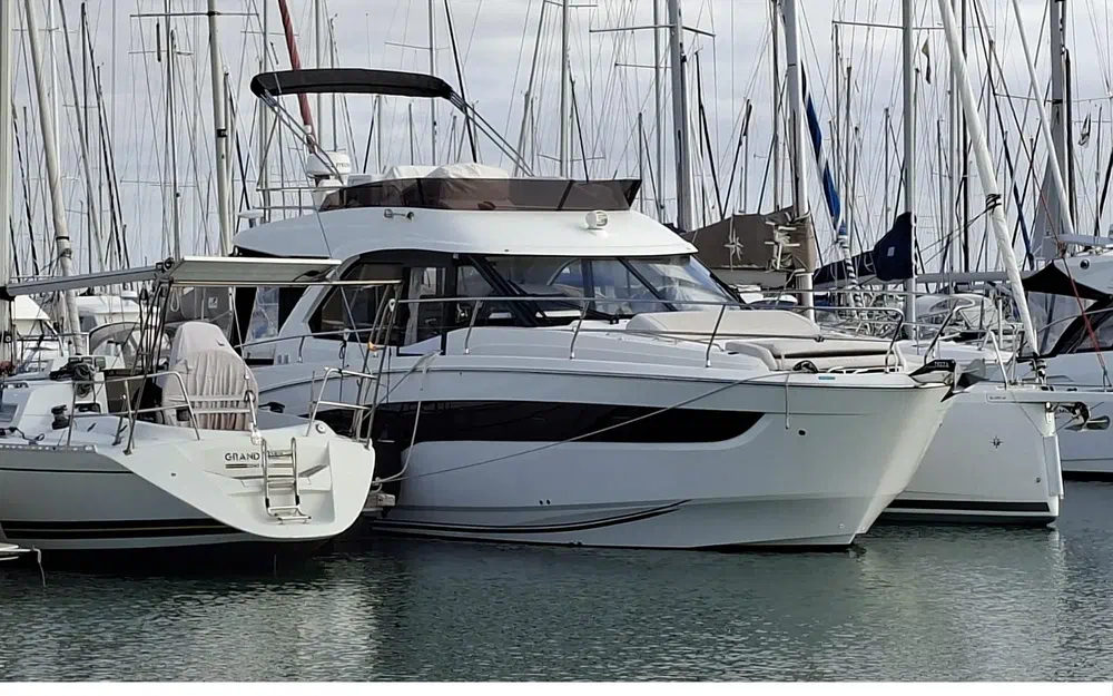 slider 0 Beneteau Antares 12