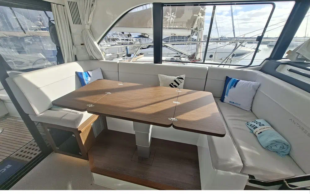 slider 9 Beneteau Antares 12