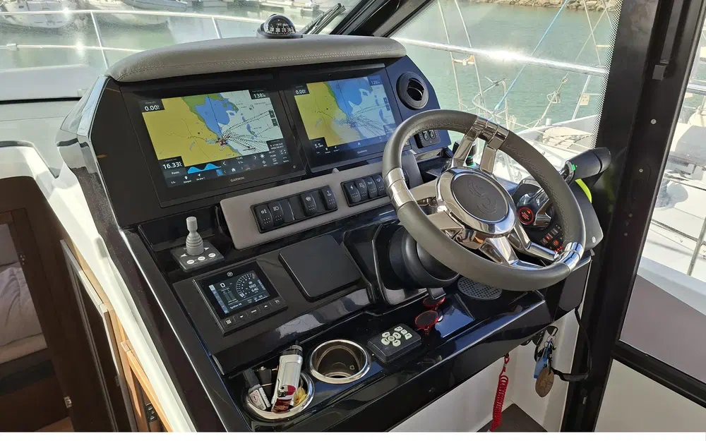 slider 12 Beneteau Antares 12