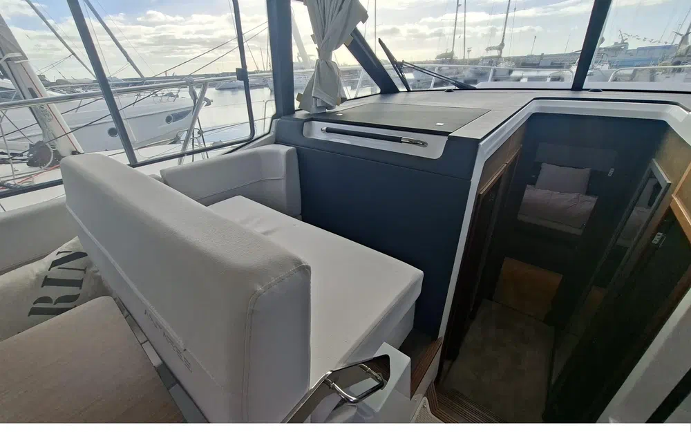 slider 13 Beneteau Antares 12