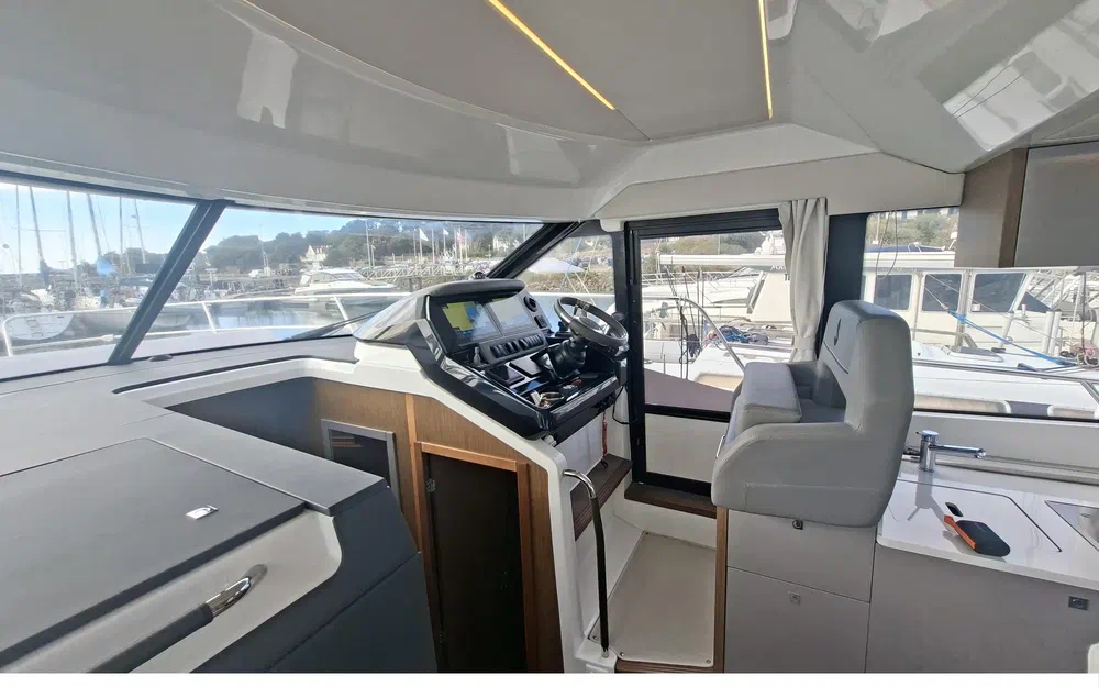 slider 14 Beneteau Antares 12