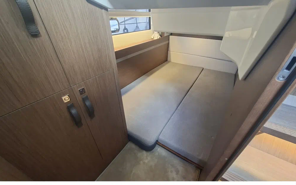 slider 19 Beneteau Antares 12