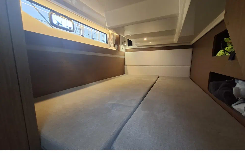 slider 20 Beneteau Antares 12