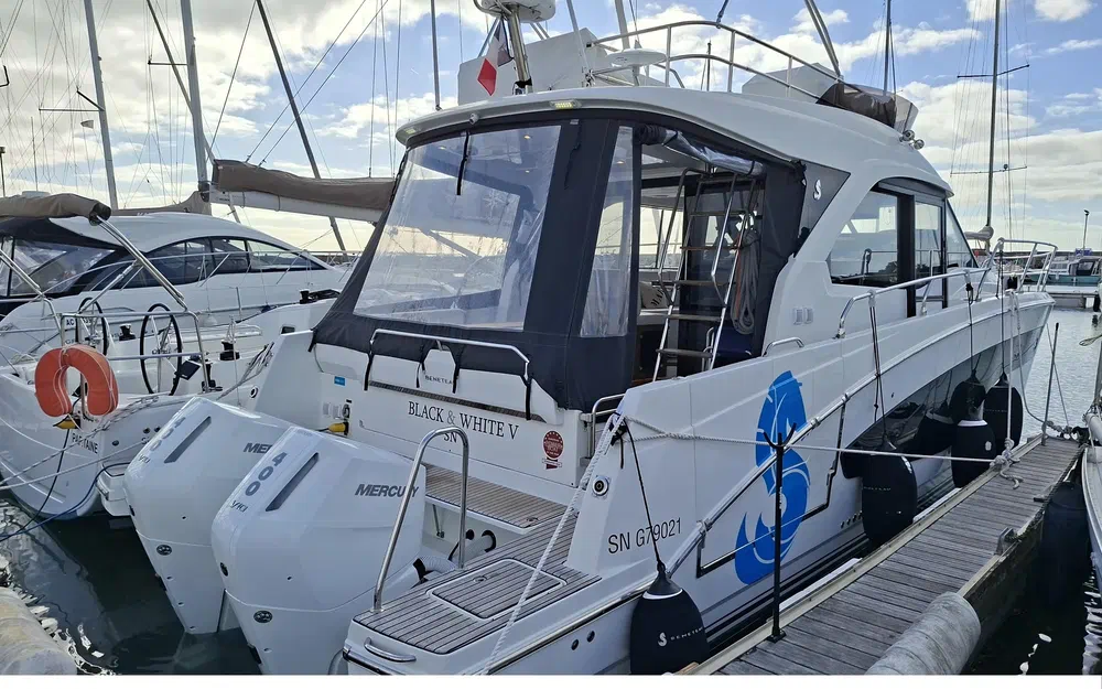 slider 2 Beneteau Antares 12