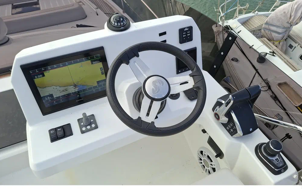 slider 5 Beneteau Antares 12