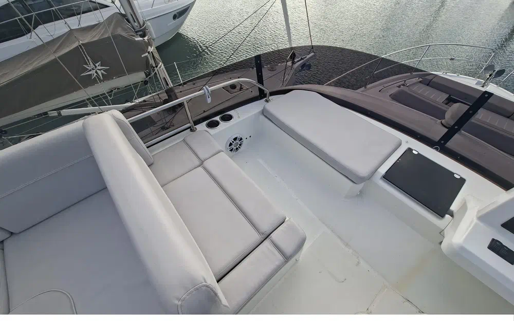 slider 6 Beneteau Antares 12