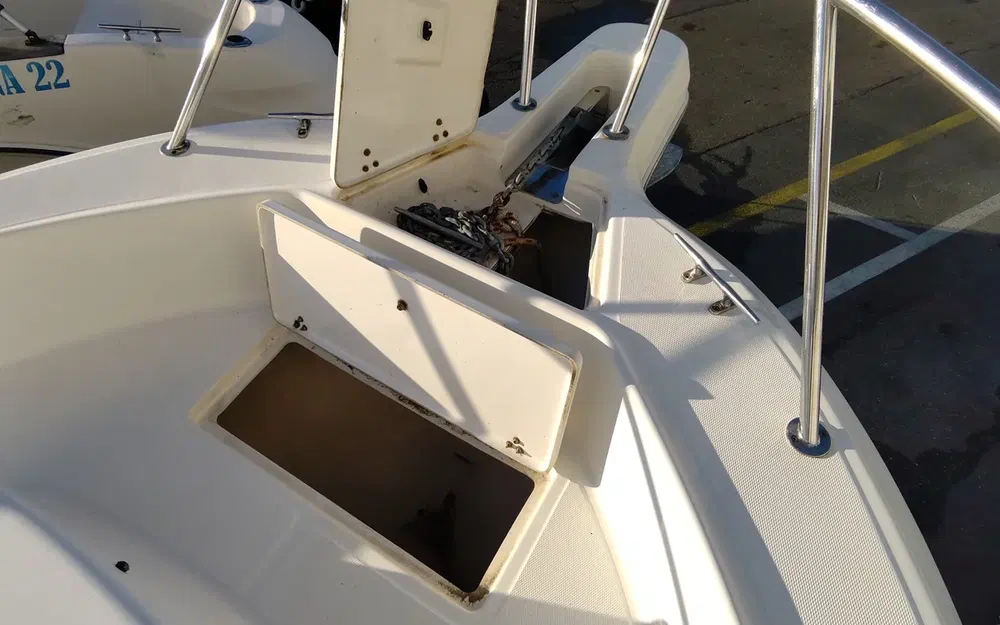 slider 16 Kelt White Shark 236