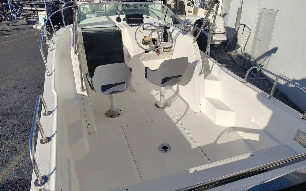 slider 10 Kelt White Shark 236