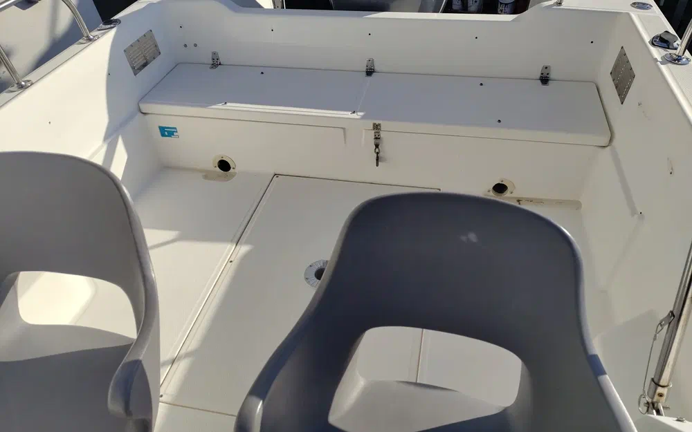 slider 15 Kelt White Shark 236